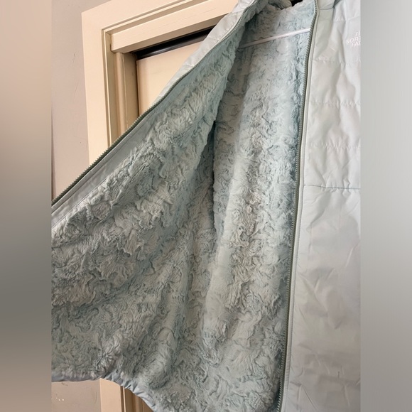 North face puffer - Picture 3 of 4